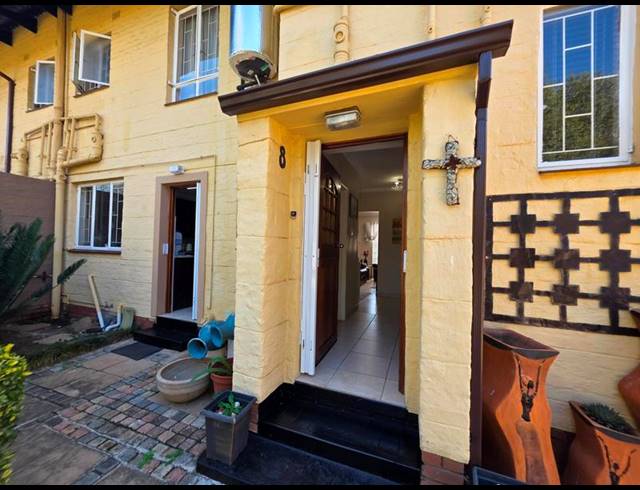 3 BEDROOM DUPLEX FOR SALE IN HUTTEN HEIGHTS